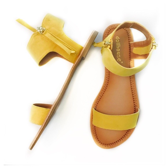 Dollhouse Shoes - NWOB yellow Dollhouse ankle sandals